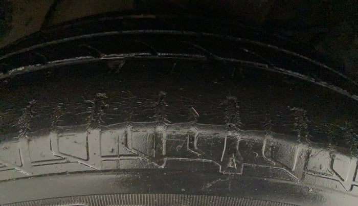 2016 Tata Zest XT PETROL, Petrol, Manual, 41,081 km, Right Rear Tyre Tread