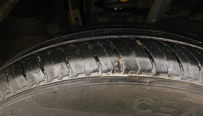 2024 Nissan MAGNITE N-Connecta B4D 1.0 Petrol MT, Petrol, Manual, 10,573 km, Right Front Tyre Tread