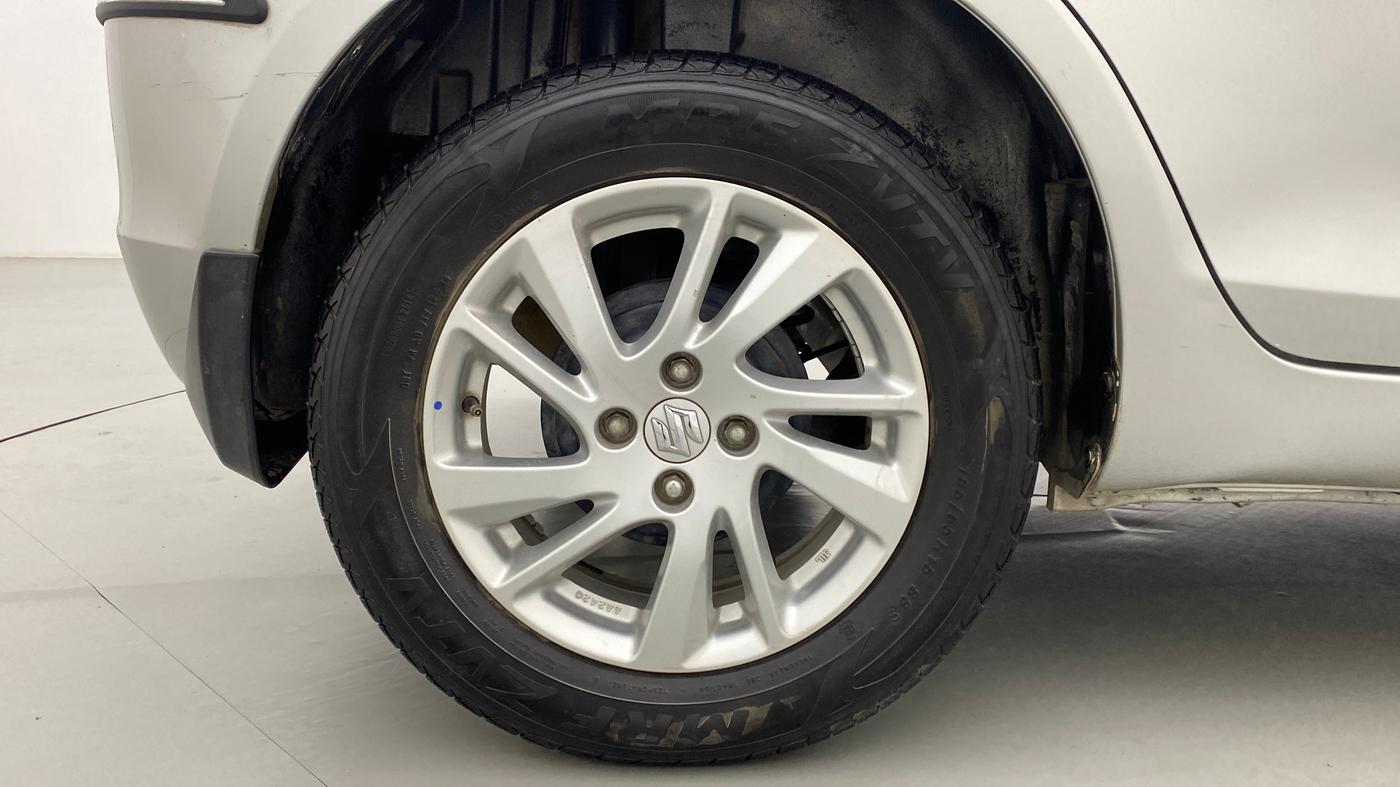 2014 Maruti Swift ZDI, Diesel, Manual, 43,700 km, Right Rear Wheel