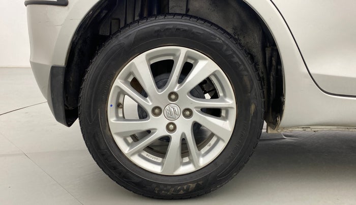 2014 Maruti Swift ZDI, Diesel, Manual, 43,700 km, Right Rear Wheel
