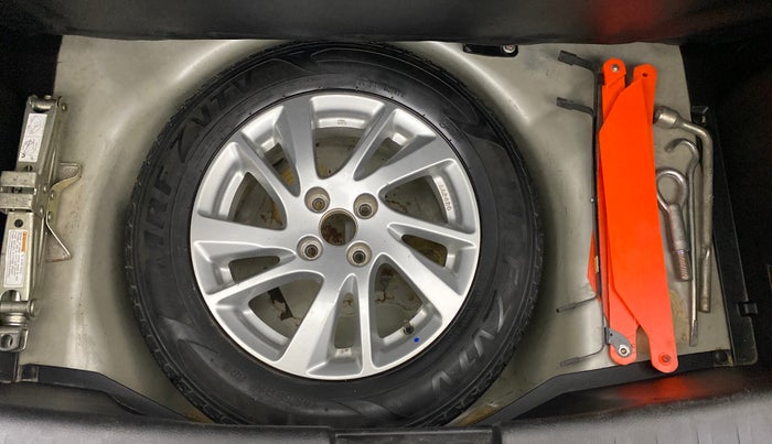 2014 Maruti Swift ZDI, Diesel, Manual, 43,700 km, Spare Tyre