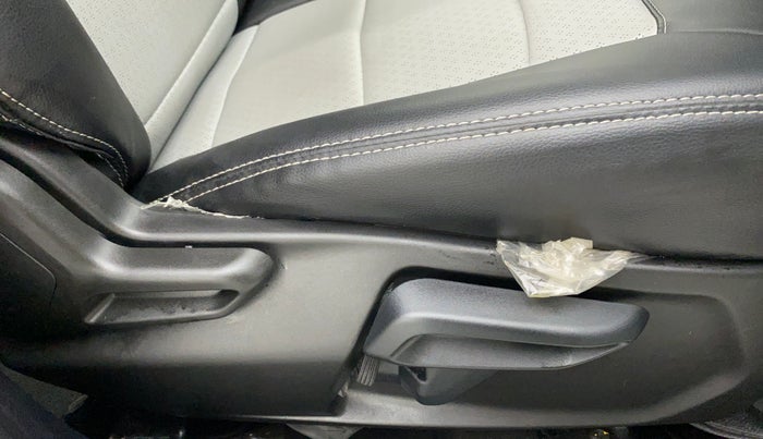 2022 Tata Tiago XZ PLUS CNG, CNG, Manual, 5,237 km, Driver Side Adjustment Panel