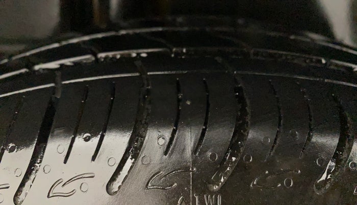 2017 Maruti Ciaz ZETA 1.4  AT PETROL, Petrol, Automatic, 58,022 km, Right Rear Tyre Tread