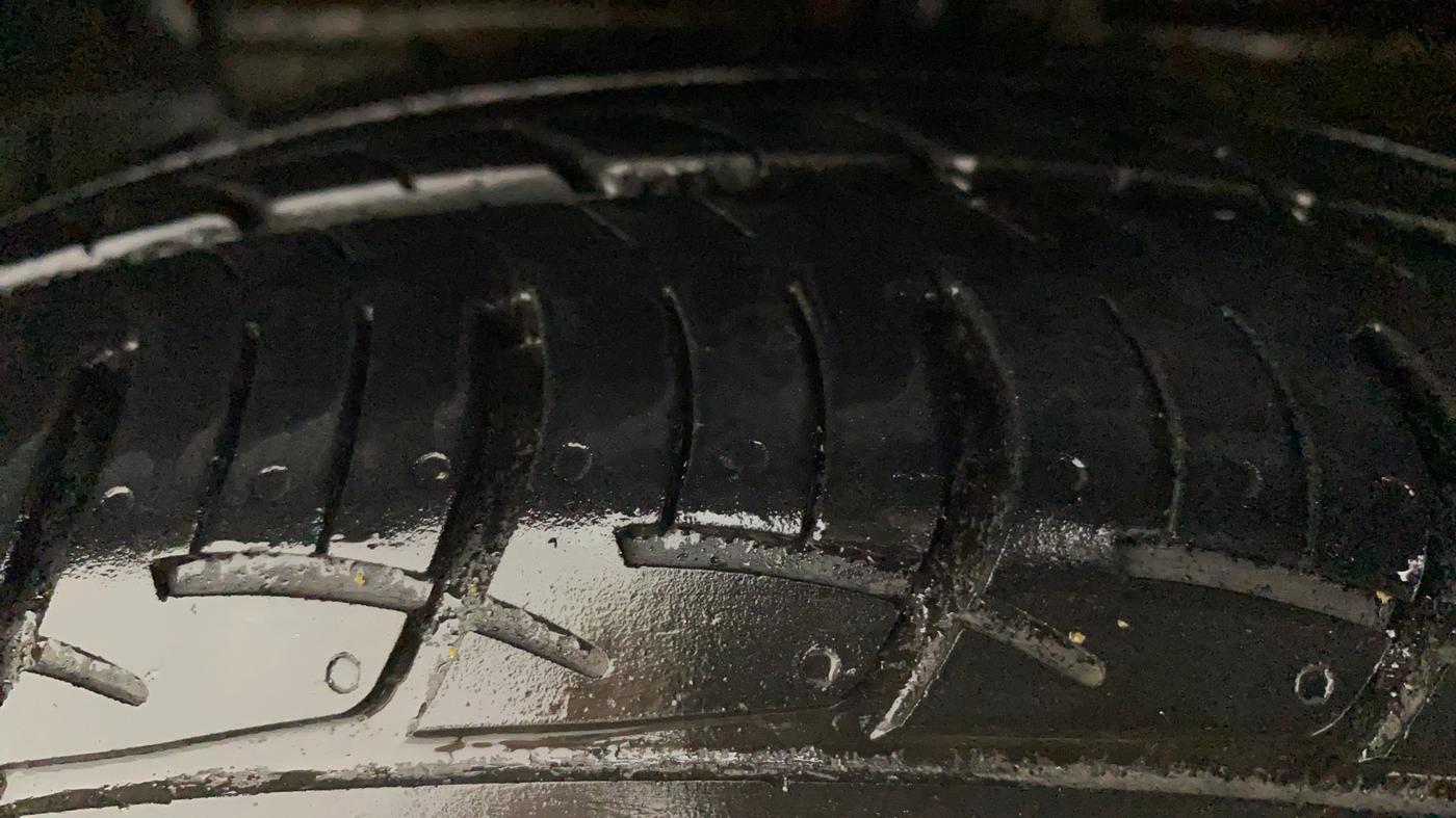 2017 Maruti Ciaz ZETA 1.4  AT PETROL, Petrol, Automatic, 58,022 km, Left Front Tyre Tread
