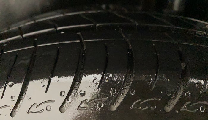 2017 Maruti Ciaz ZETA 1.4  AT PETROL, Petrol, Automatic, 58,022 km, Left Rear Tyre Tread