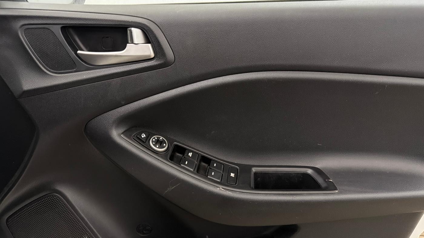 2019 Hyundai i20 Active 1.2 SX, Petrol, Manual, 53,069 km, Driver Side Door Panels Control
