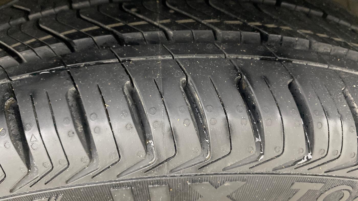 2019 Maruti Baleno ZETA PETROL 1.2, Petrol, Manual, 99,637 km, Right Front Tyre Tread