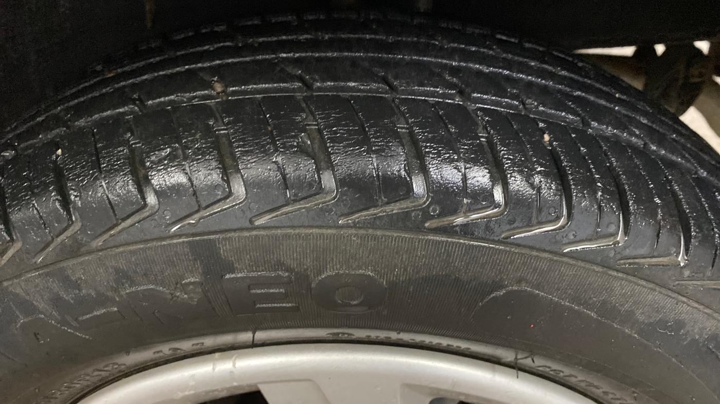 2015 Renault Kwid RXT 0.8, Petrol, Manual, 32,659 km, Left Rear Tyre Tread