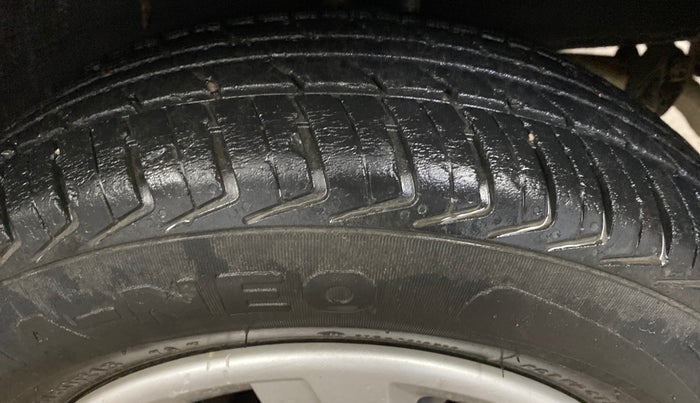 2015 Renault Kwid RXT 0.8, Petrol, Manual, 32,661 km, Left Rear Tyre Tread