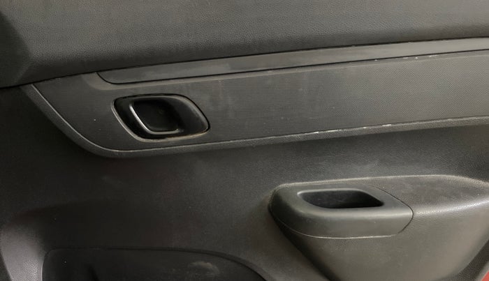 2015 Renault Kwid RXT 0.8, Petrol, Manual, 32,661 km, Driver Side Door Panels Control