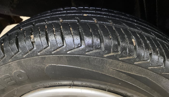 2015 Renault Kwid RXT 0.8, Petrol, Manual, 32,661 km, Right Rear Tyre Tread