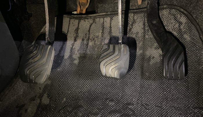 2015 Renault Kwid RXT 0.8, Petrol, Manual, 32,661 km, Pedals