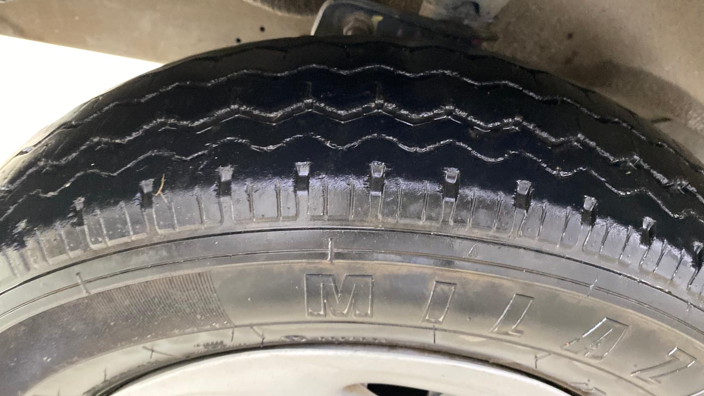 2022 Maruti Eeco 5 STR AC (O), Petrol, Manual, 18,201 km, Left Front Tyre Tread