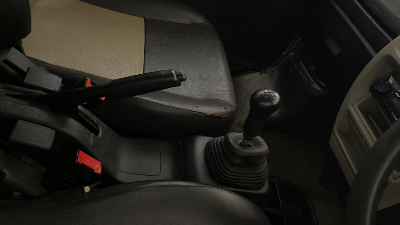 2022 Maruti Eeco 5 STR AC (O), Petrol, Manual, 18,201 km, Gear Lever