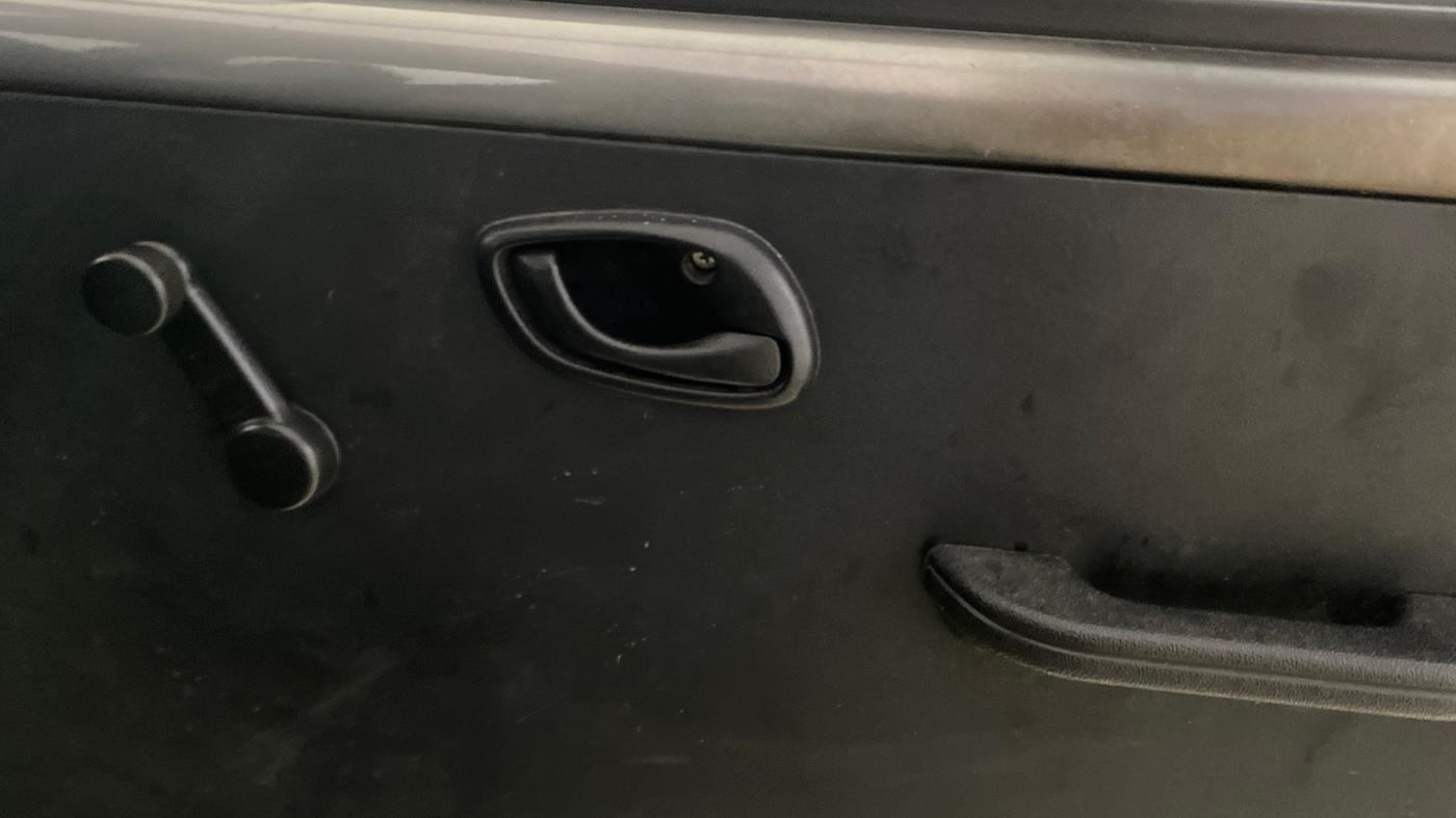 2022 Maruti Eeco 5 STR AC (O), Petrol, Manual, 18,201 km, Driver Side Door Panels Control