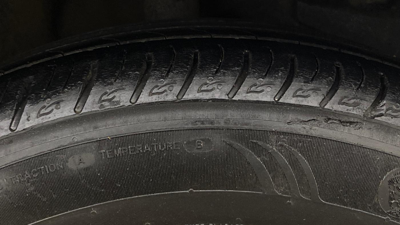 2020 MG HECTOR SHARP 1.5 DCT PETROL, Petrol, Automatic, 95,703 km, Right Front Tyre Tread