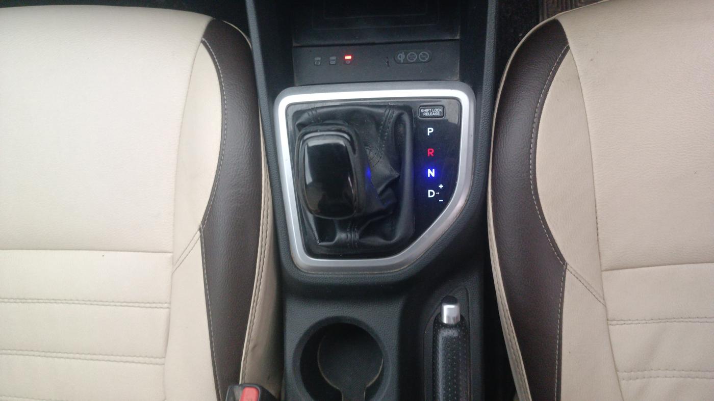 2018 Hyundai Creta SX AT 1.6 DIESEL, Diesel, Automatic, 1,27,141 km, Gear Lever