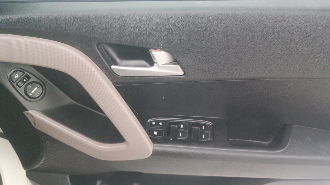2018 Hyundai Creta SX AT 1.6 DIESEL, Diesel, Automatic, 1,27,141 km, Driver Side Door Panels Control