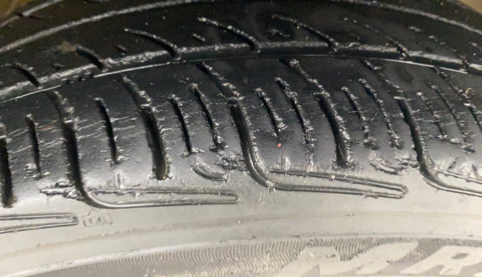 2013 Maruti Alto K10 VXI, Petrol, Manual, 59,641 km, Right Front Tyre Tread