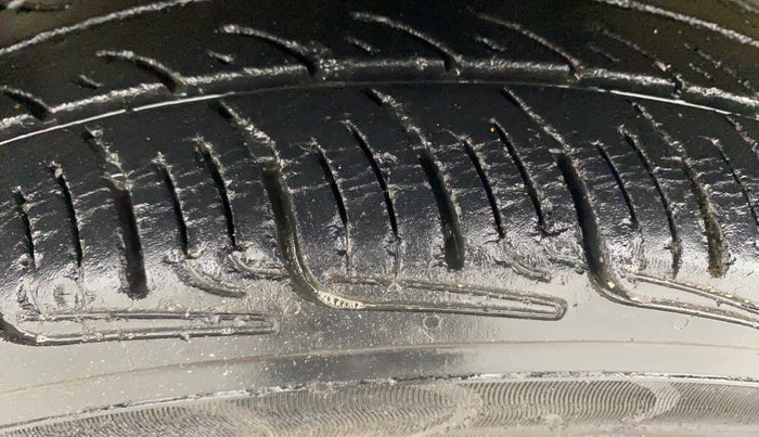 2013 Maruti Alto K10 VXI, Petrol, Manual, 59,641 km, Left Front Tyre Tread