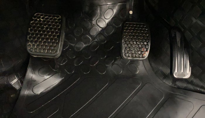 2013 Maruti Alto K10 VXI, Petrol, Manual, 59,641 km, Pedals