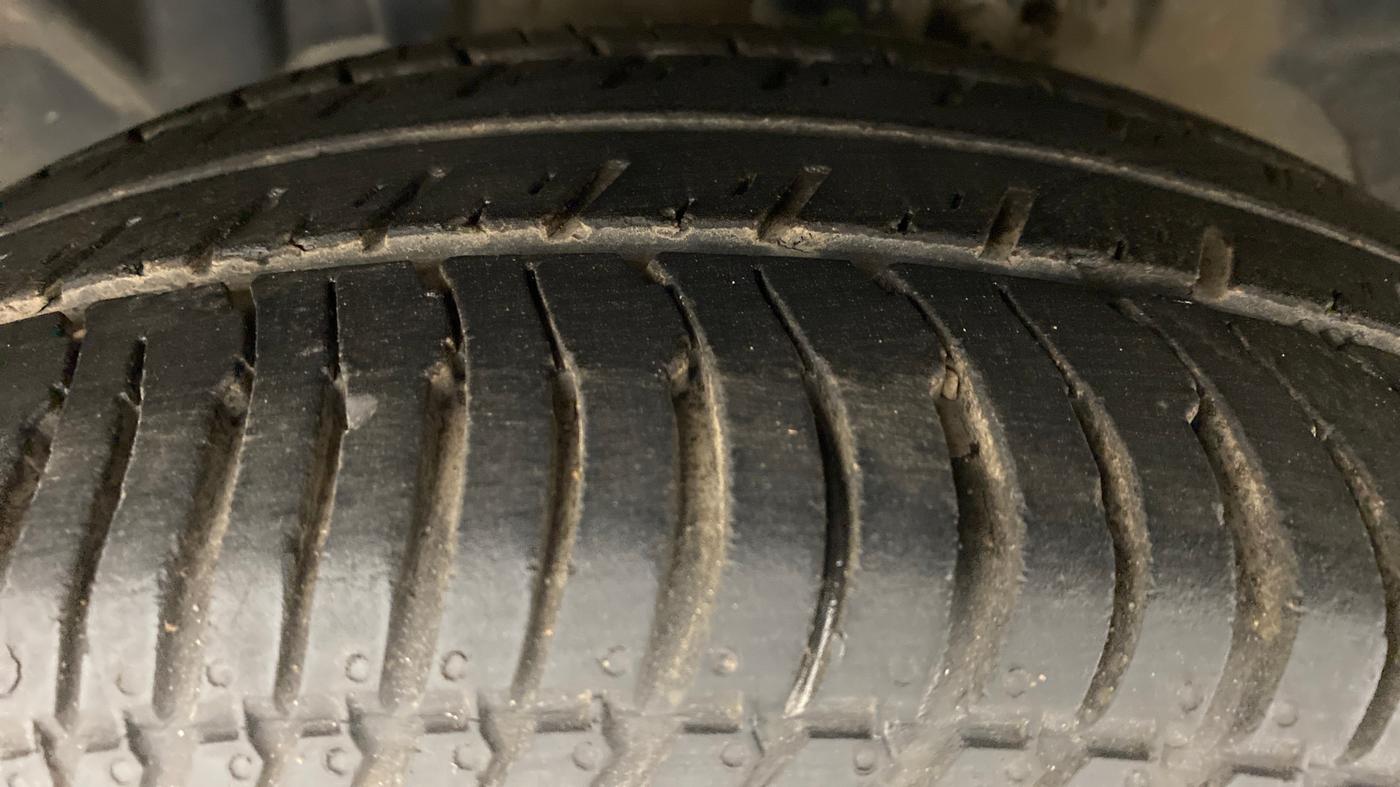 2017 Ford Ecosport 1.5 TITANIUM TI VCT AT, Petrol, Automatic, 30,025 km, Left Front Tyre Tread