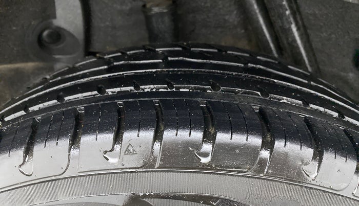 2014 Renault Duster 85 PS RXL DIESEL, Diesel, Manual, 78,537 km, Right Rear Tyre Tread