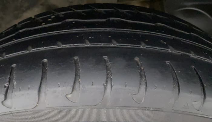 2016 Renault Duster RXZ AMT 110 PS, Diesel, Automatic, 44,628 km, Right Rear Tyre Tread