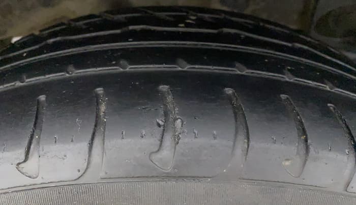 2016 Renault Duster RXZ AMT 110 PS, Diesel, Automatic, 44,628 km, Left Front Tyre Tread