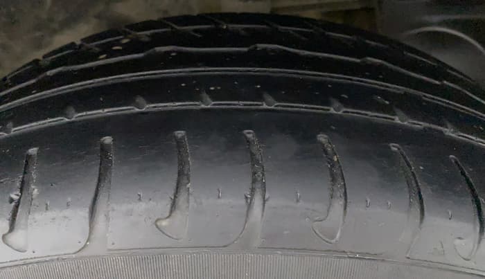 2016 Renault Duster RXZ AMT 110 PS, Diesel, Automatic, 44,628 km, Left Rear Tyre Tread