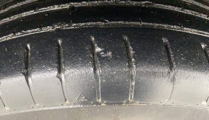 2018 Hyundai Elite i20 ASTA 1.2  CVT, Petrol, Automatic, 63,188 km, Right Front Tyre Tread