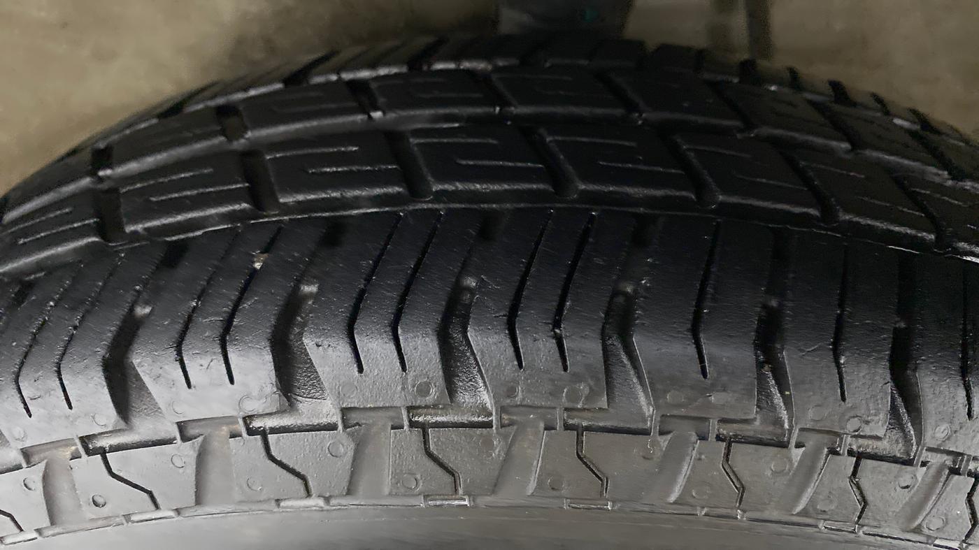 2018 Maruti Alto 800 LXI, Petrol, Manual, 6,825 km, Left Front Tyre Tread