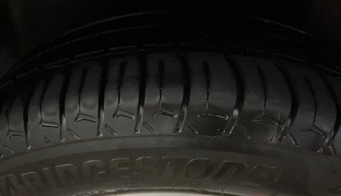 2022 Maruti Ciaz ZETA 1.5 SHVS MT PETROL, Petrol, Manual, 53,833 km, Left Rear Tyre Tread