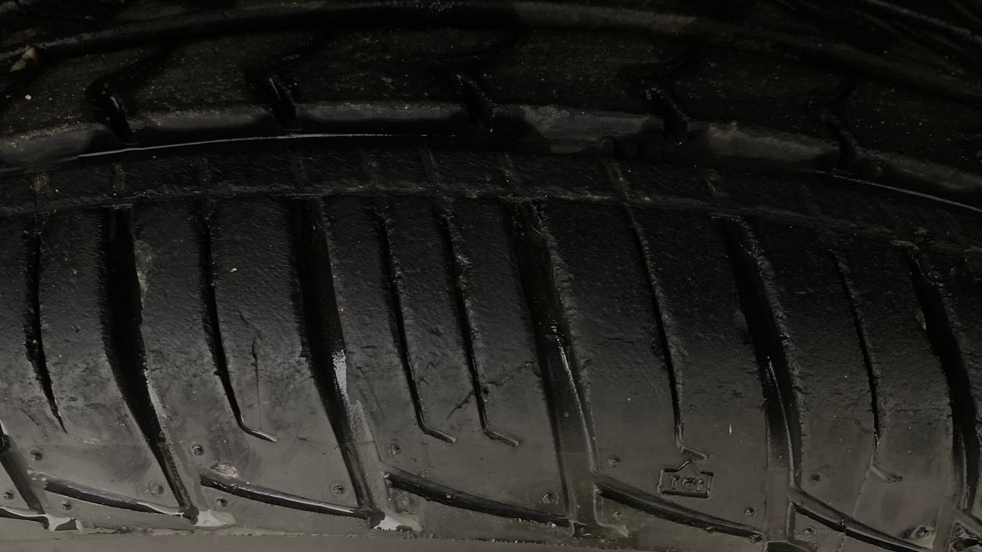 2015 Nissan Terrano XL (P), Petrol, Manual, 45,514 km, Right Front Tyre Tread