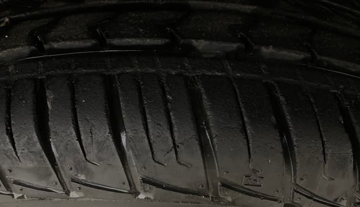 2015 Nissan Terrano XL (P), Petrol, Manual, 45,514 km, Right Front Tyre Tread