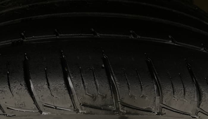 2015 Nissan Terrano XL (P), Petrol, Manual, 45,514 km, Right Rear Tyre Tread