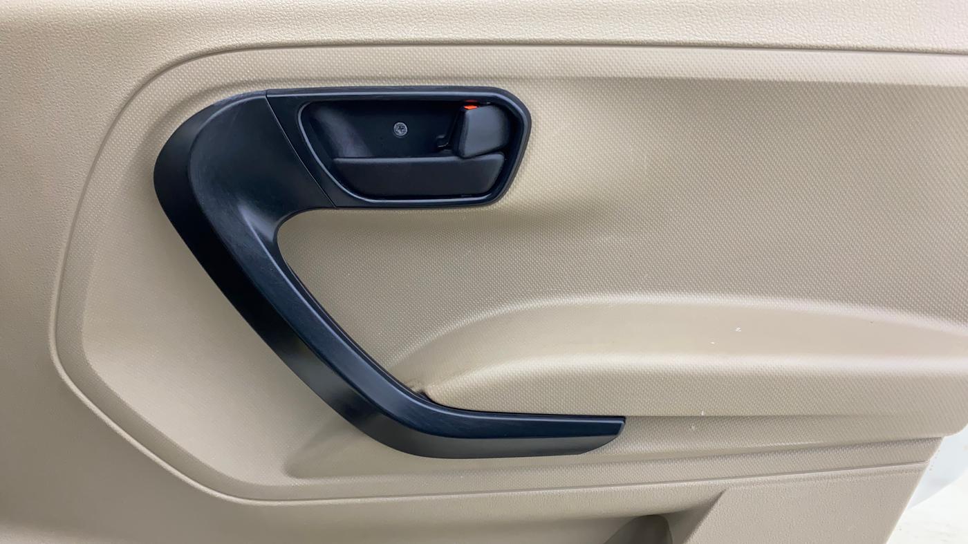 2023 Mahindra BOLERO NEO N 4, Diesel, Manual, 57,131 km, Driver Side Door Panels Control