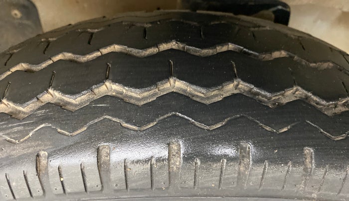 2018 Maruti Eeco 5 STR WITH AC PLUSHTR, Petrol, Manual, 35,829 km, Right Front Tyre Tread
