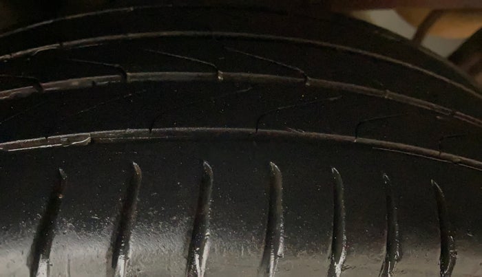 2019 Hyundai Elite i20 SPORTZ PLUS 1.2 DUAL TONE, Petrol, Manual, 72,123 km, Right Rear Tyre Tread