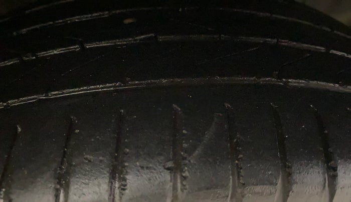 2019 Hyundai Elite i20 SPORTZ PLUS 1.2 DUAL TONE, Petrol, Manual, 72,123 km, Right Front Tyre Tread