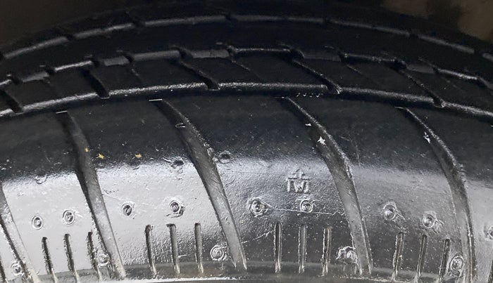2017 Maruti Celerio VXI CNG D, CNG, Manual, 24,440 km, Right Front Tyre Tread