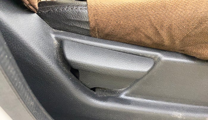 2015 Hyundai Eon ERA +, Petrol, Manual, 69,409 km, Driver Side Adjustment Panel