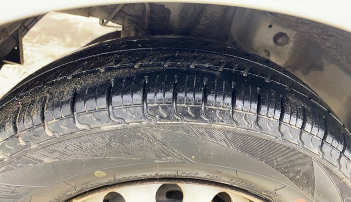 2015 Hyundai Eon ERA +, Petrol, Manual, 69,409 km, Right Rear Tyre Tread