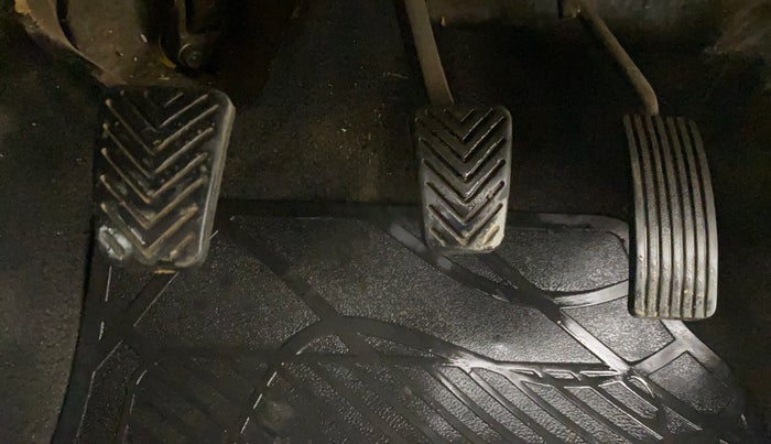 2015 Hyundai Eon ERA +, Petrol, Manual, 69,409 km, Pedals