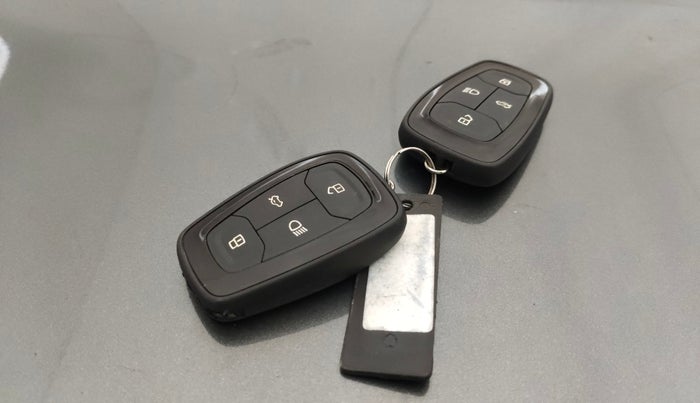 2023 Tata Safari XZ PLUS, Diesel, Manual, 21,229 km, Key Close Up