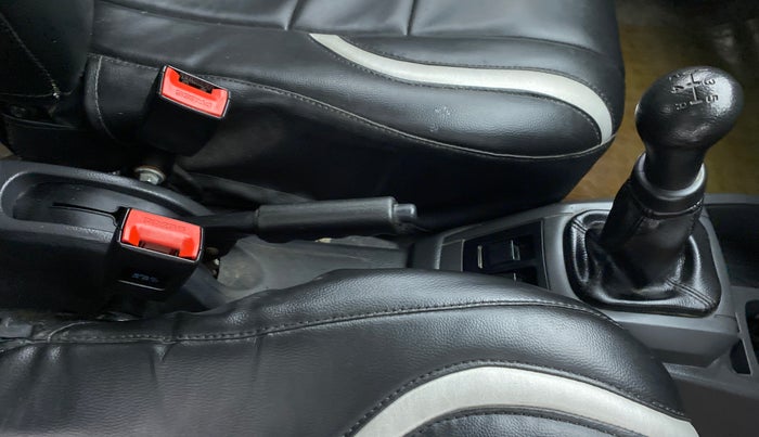 2017 Maruti Alto 800 VXI, Petrol, Manual, 97,977 km, Gear Lever