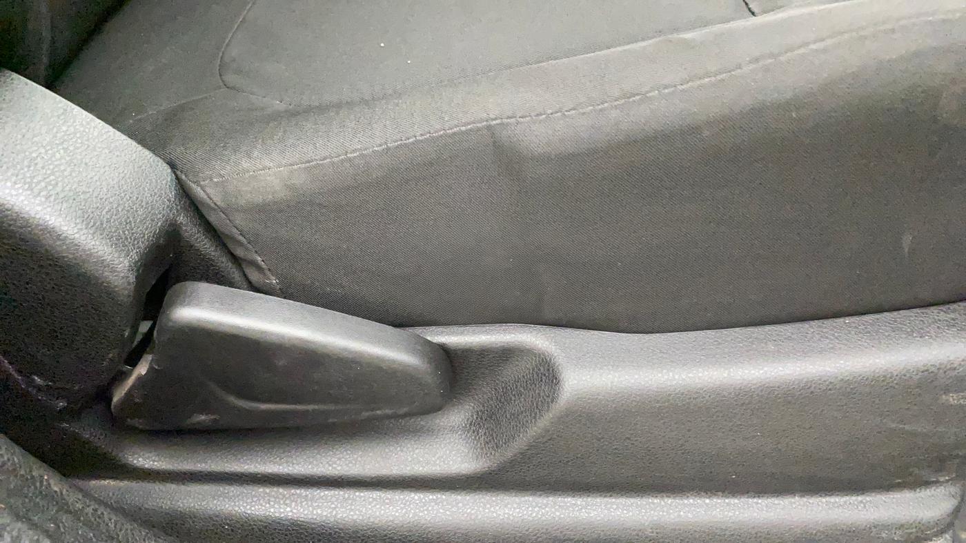 2017 Renault Kwid RXT 0.8, Petrol, Manual, 43,274 km, Driver Side Adjustment Panel