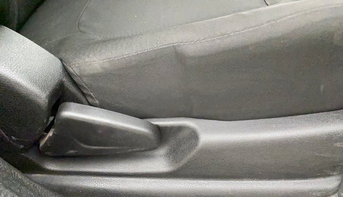 2017 Renault Kwid RXT 0.8, Petrol, Manual, 43,274 km, Driver Side Adjustment Panel