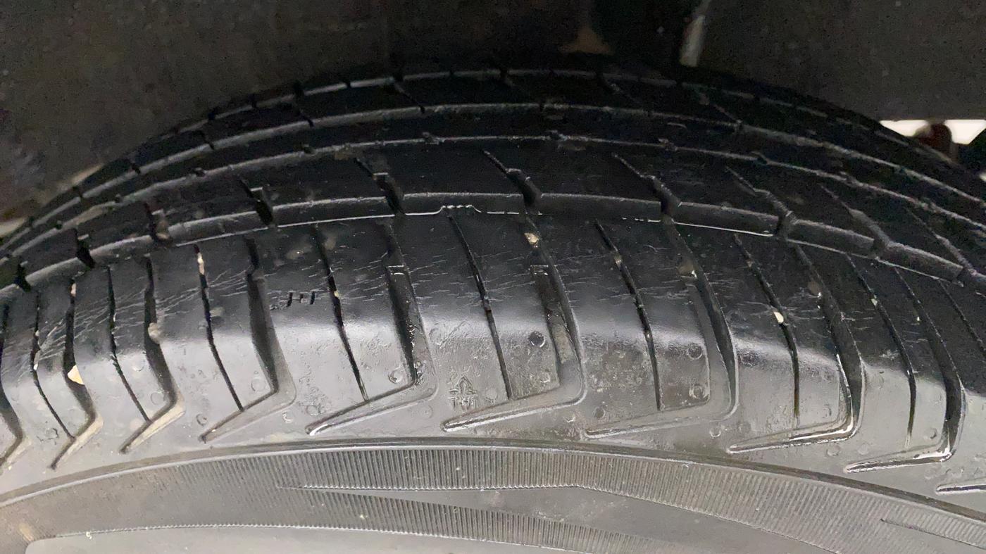 2017 Renault Kwid RXT 0.8, Petrol, Manual, 43,274 km, Left Rear Tyre Tread