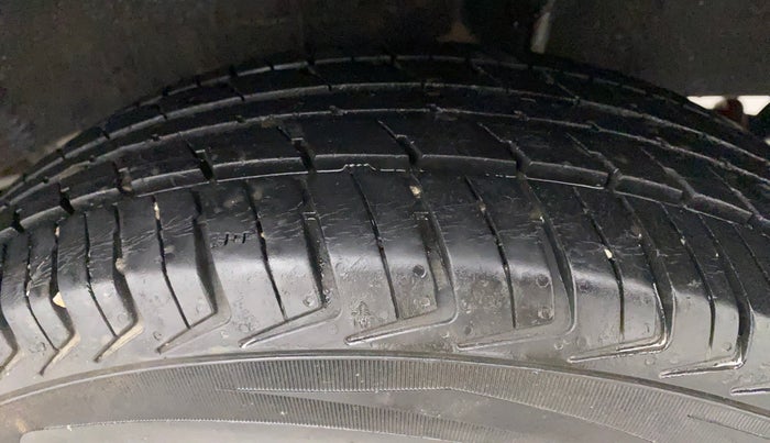 2017 Renault Kwid RXT 0.8, Petrol, Manual, 43,274 km, Left Rear Tyre Tread
